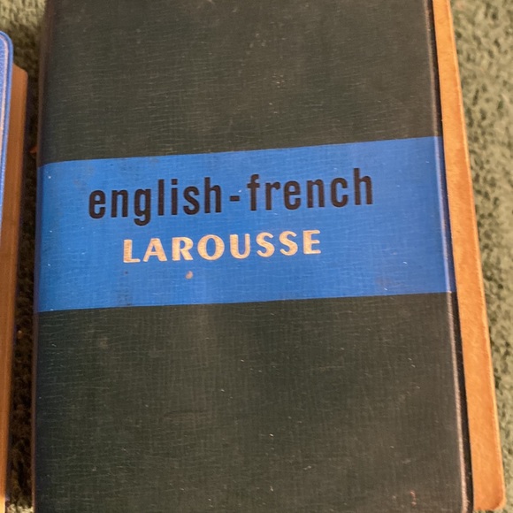 Bundle of five paperback, French language and dictionary resources - Picture 6 of 6
